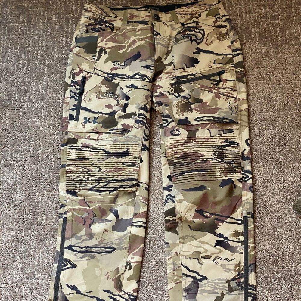 UA Storm Water Repellent Pant